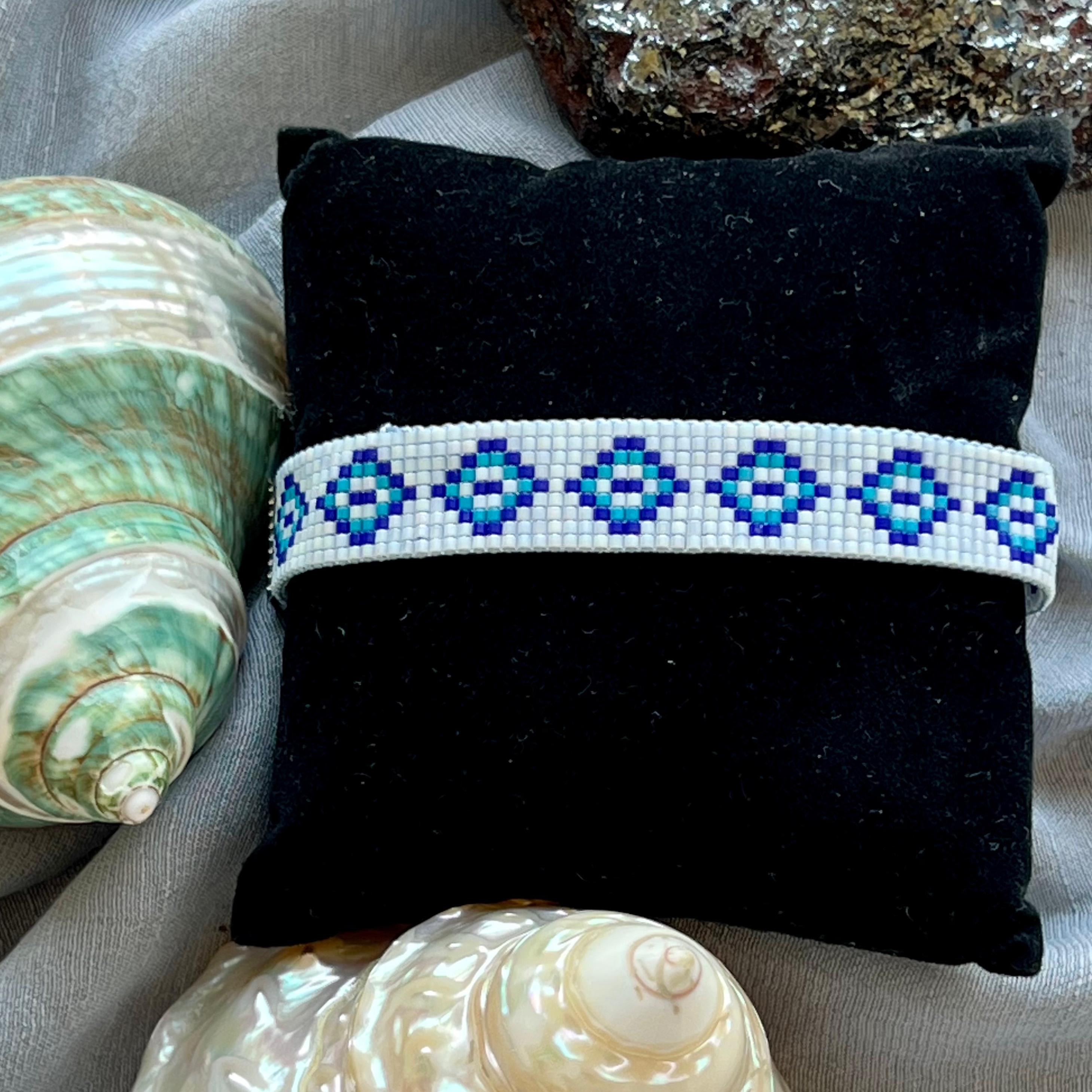 دستبند بافت دستگاهی میوکی طرح چشم نظر 2