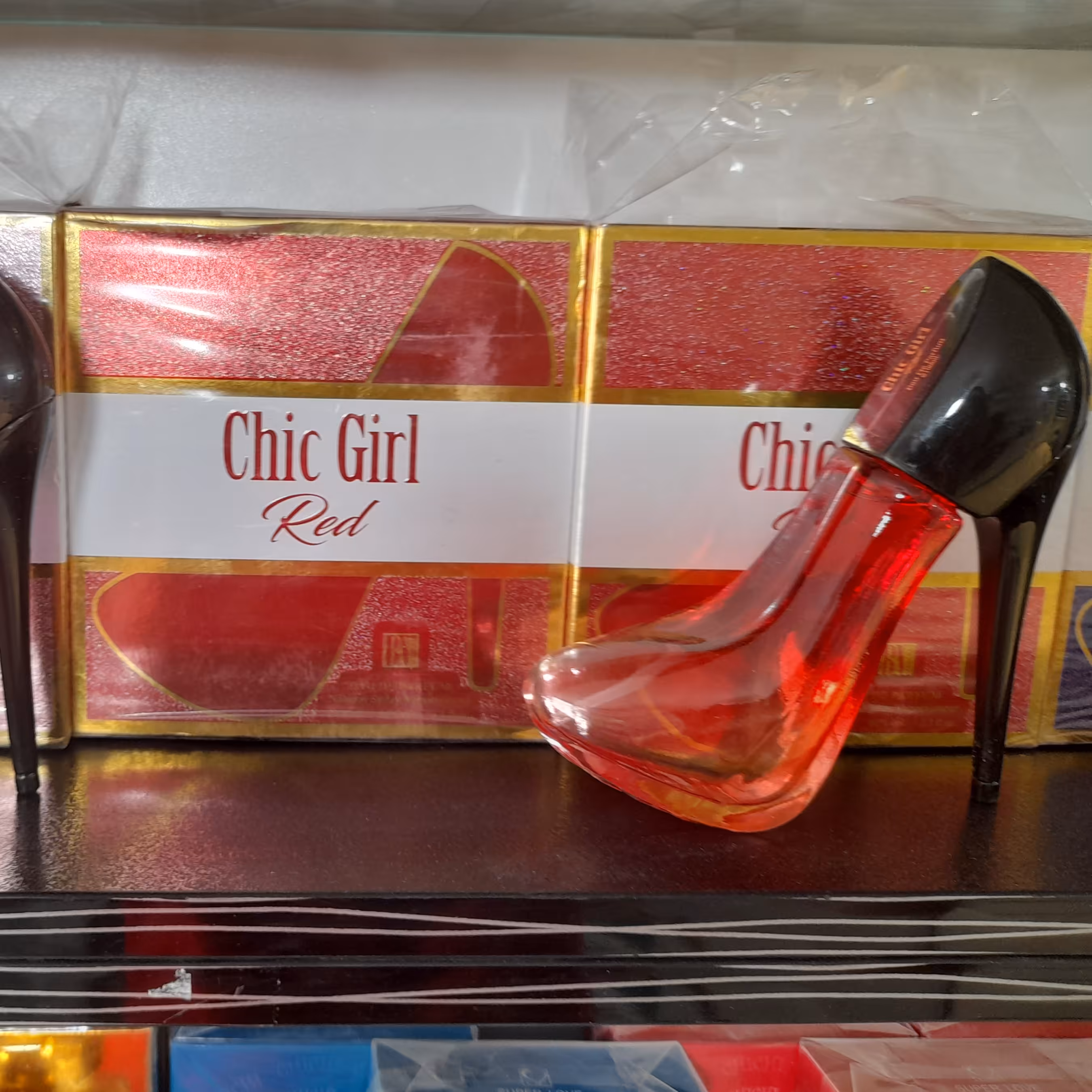 ادکلن گودگرل اماراتی 