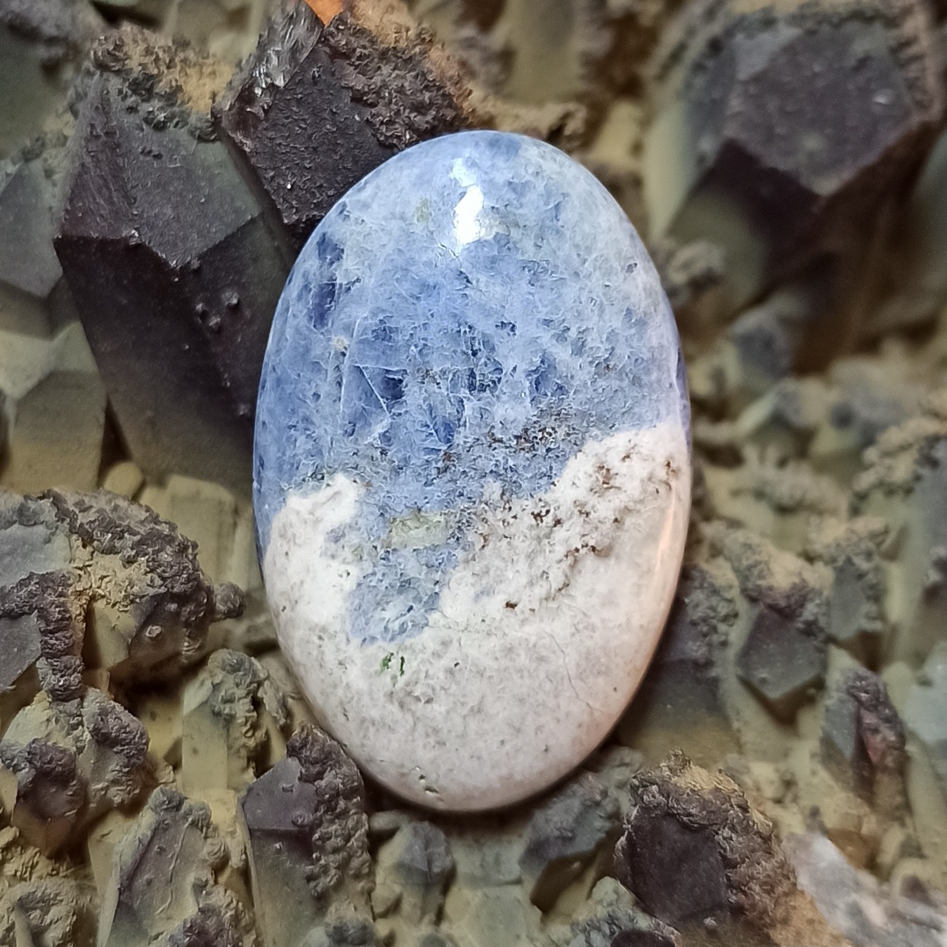 نگین سنگ سودالیت آبی سفید رنگ خاص کد 640