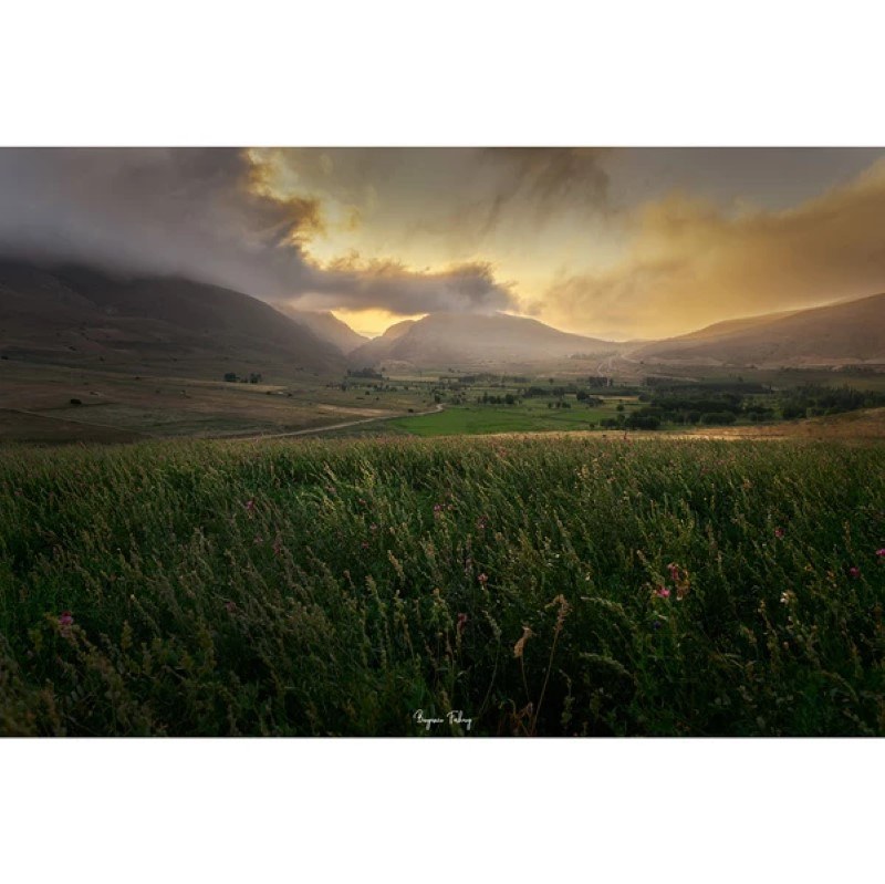 تابلو شاسی کد benpics-0041 (ابعاد 70x50 - شاسی 8 میل-کاغذ سیلک-اصالت تصویر)