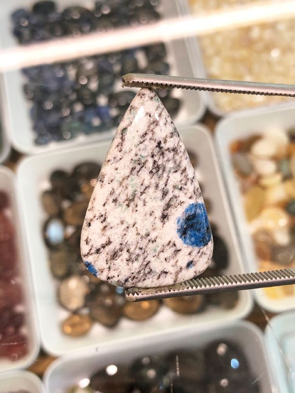 سنگ قیمتی گرانیت آزوریت اشکی 2012