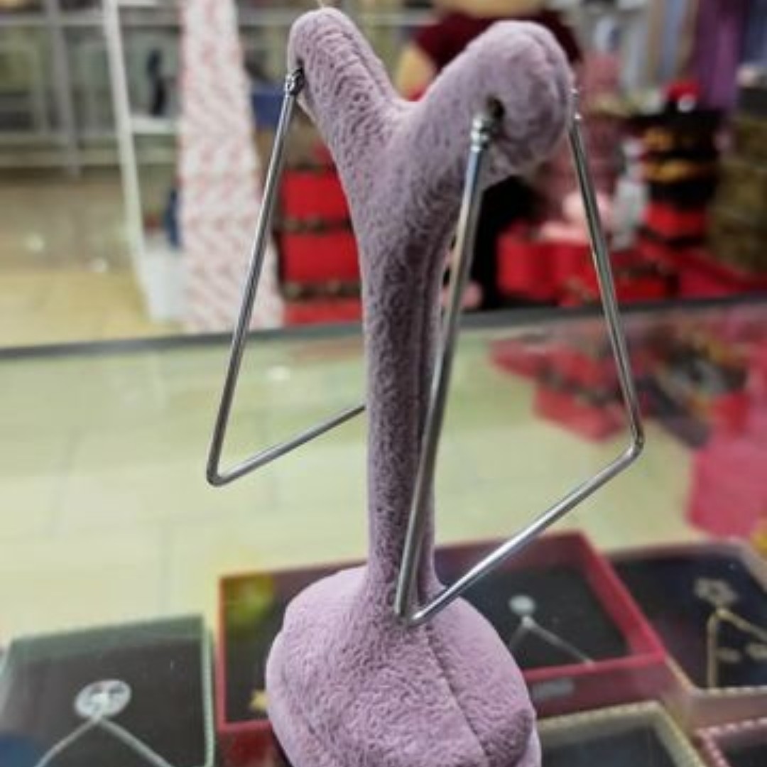 گوشواره رنگ نقره ای رنگ ثابت