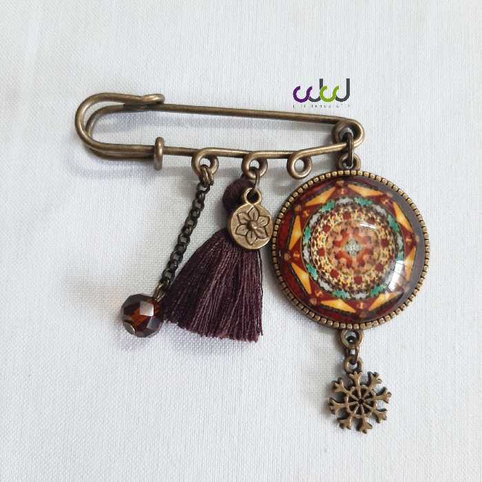 سنجاق سینه اسکاتلندی دستساز طرح اسلیمی 1 زیورآلات زنانه ، پانچو و مانتو بافت 