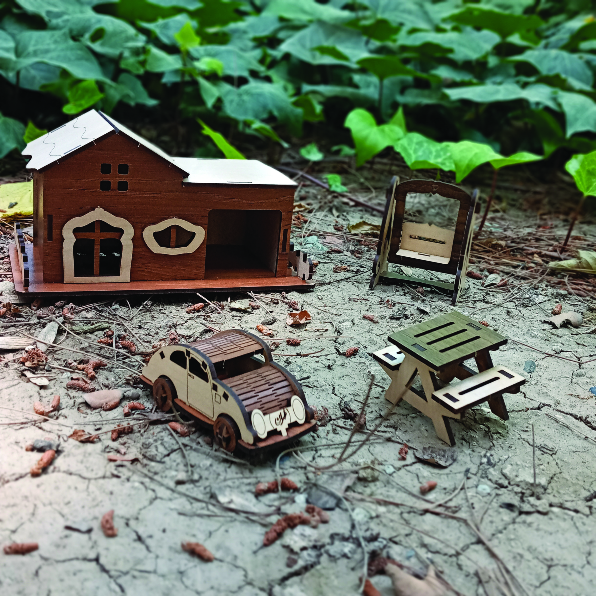 ماکت دکوری طرح کلبه پارکینگ دار و تاب کد ma-6 مجموعه 4 عددی