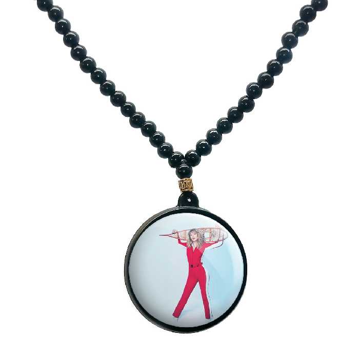 گردنبند پرمانه طرح تیلور سویفت کد pmd.789 مدل دو طرفه