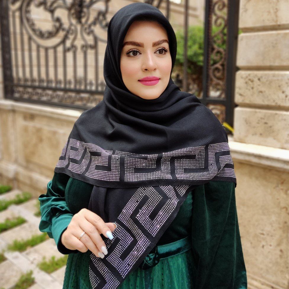 روسری نخی مشکی نگین کاری شده در چند طرح جذاب قواره 120