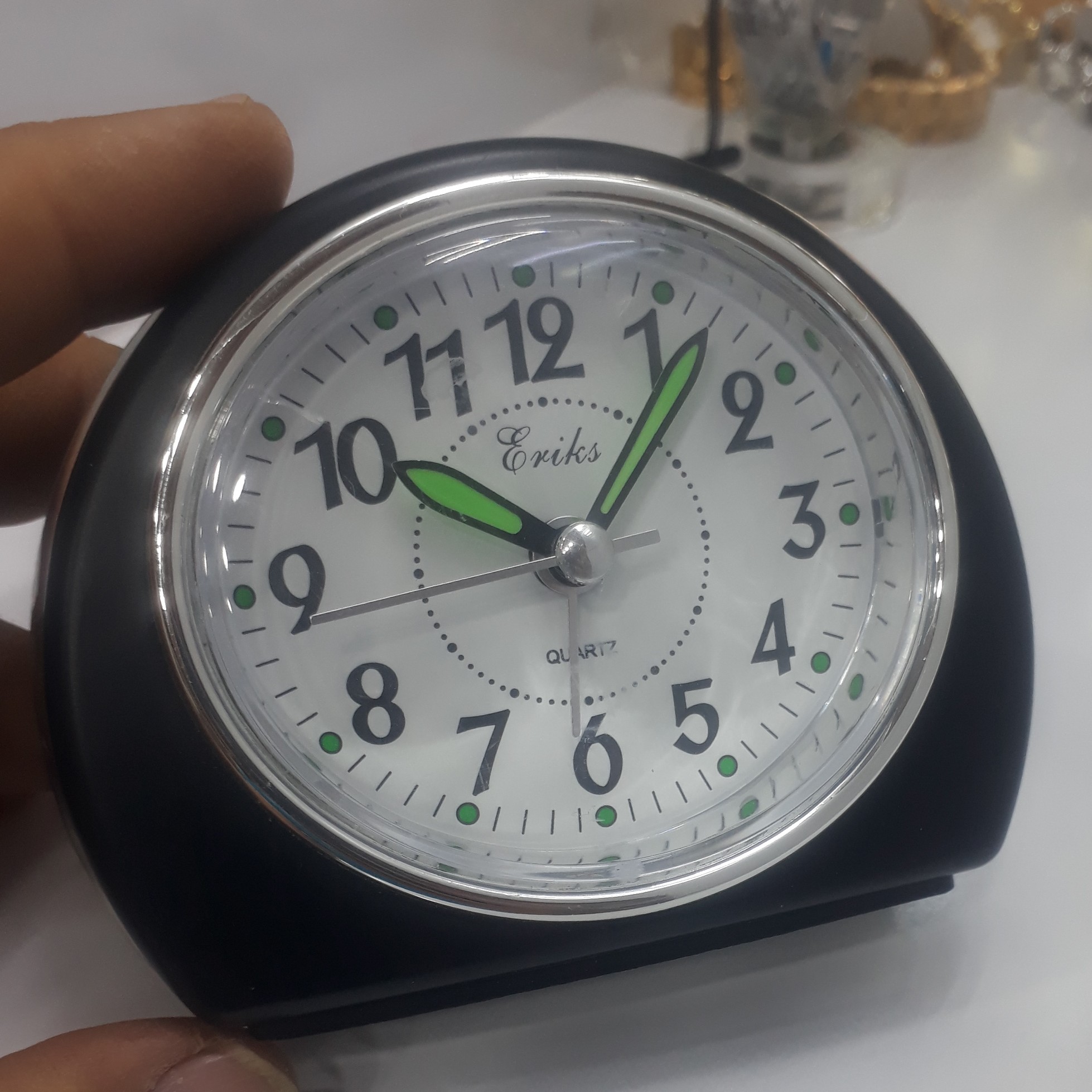 ساعت رومیزی ارام گرد 