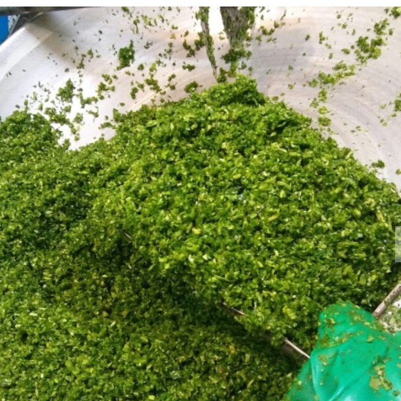 سبزی قورمه ایی خام خرد شده یک کیلویی 