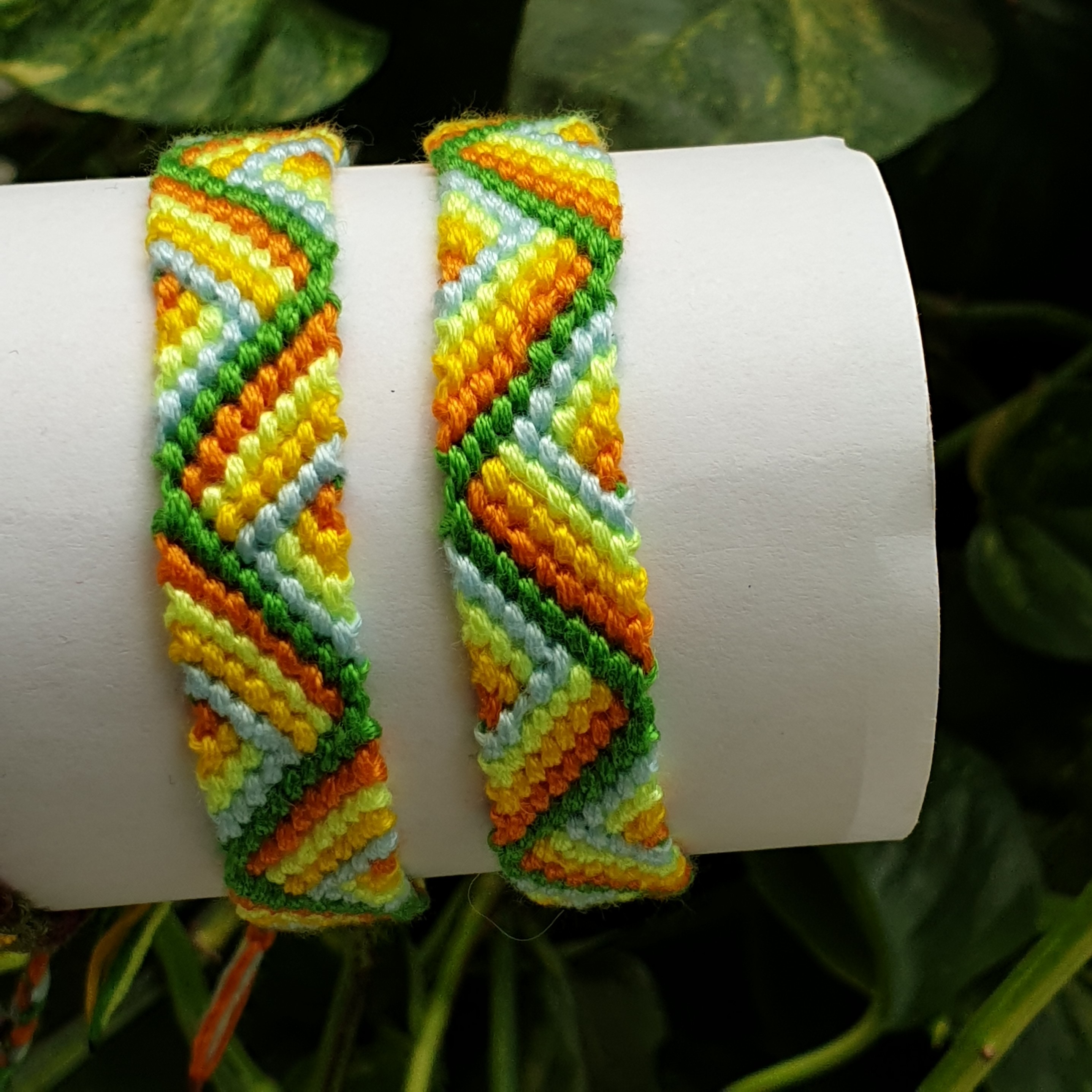 دستبند دستبافت زیگزاگی الوئه ورا