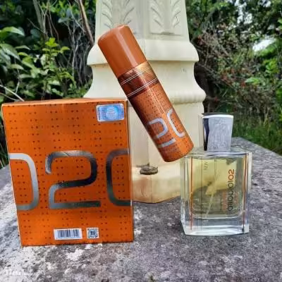 عطر خاص بینظیر زنانه اسنتریک مولکول 02 فراگرنس ورد با اسپری رایگان