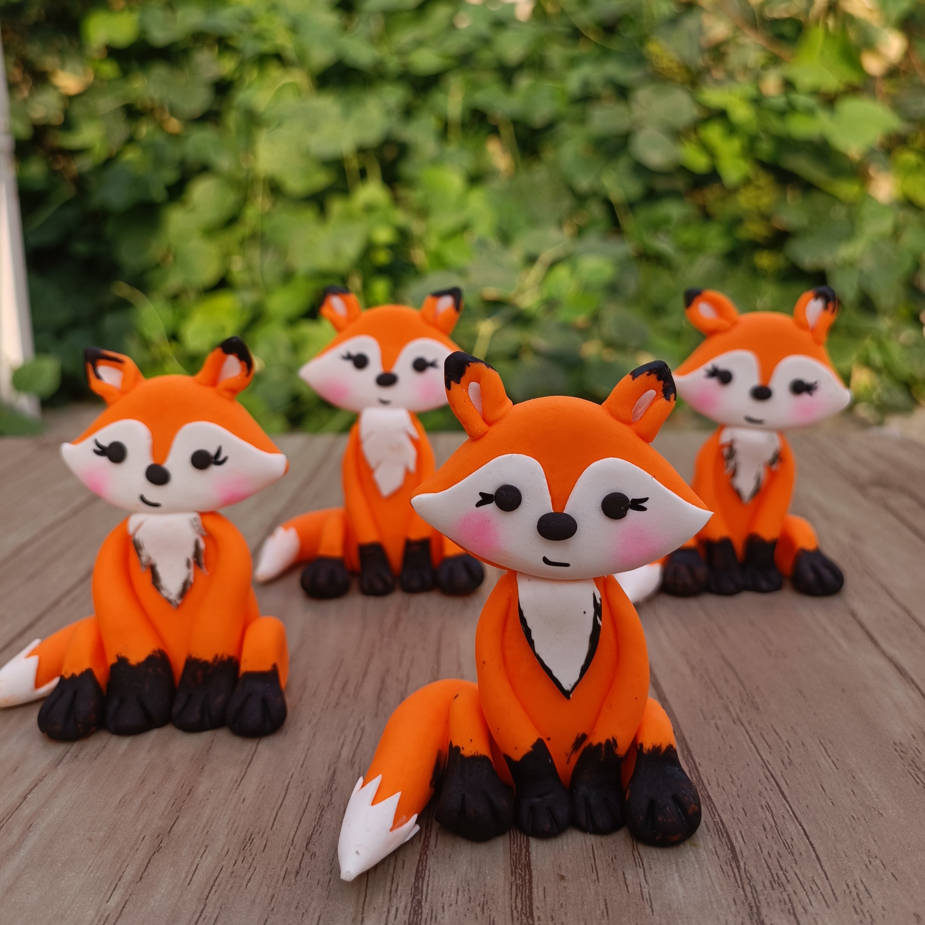 روباه پاییزی ایستاده زیبا فوندانتی 