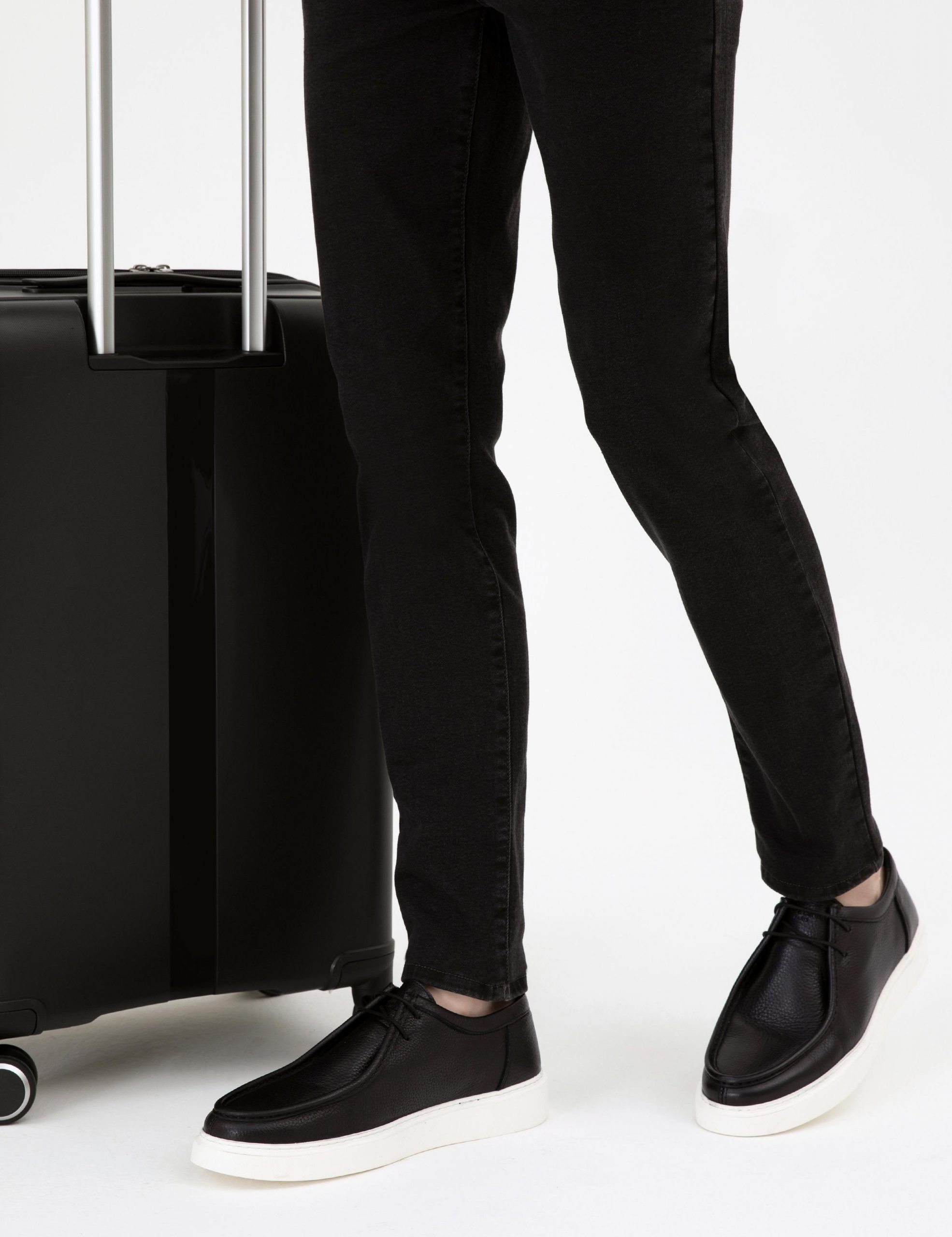 کفش روزمره مردانه مشکی پیرکاردین - فروشگاه لباس شهرمون