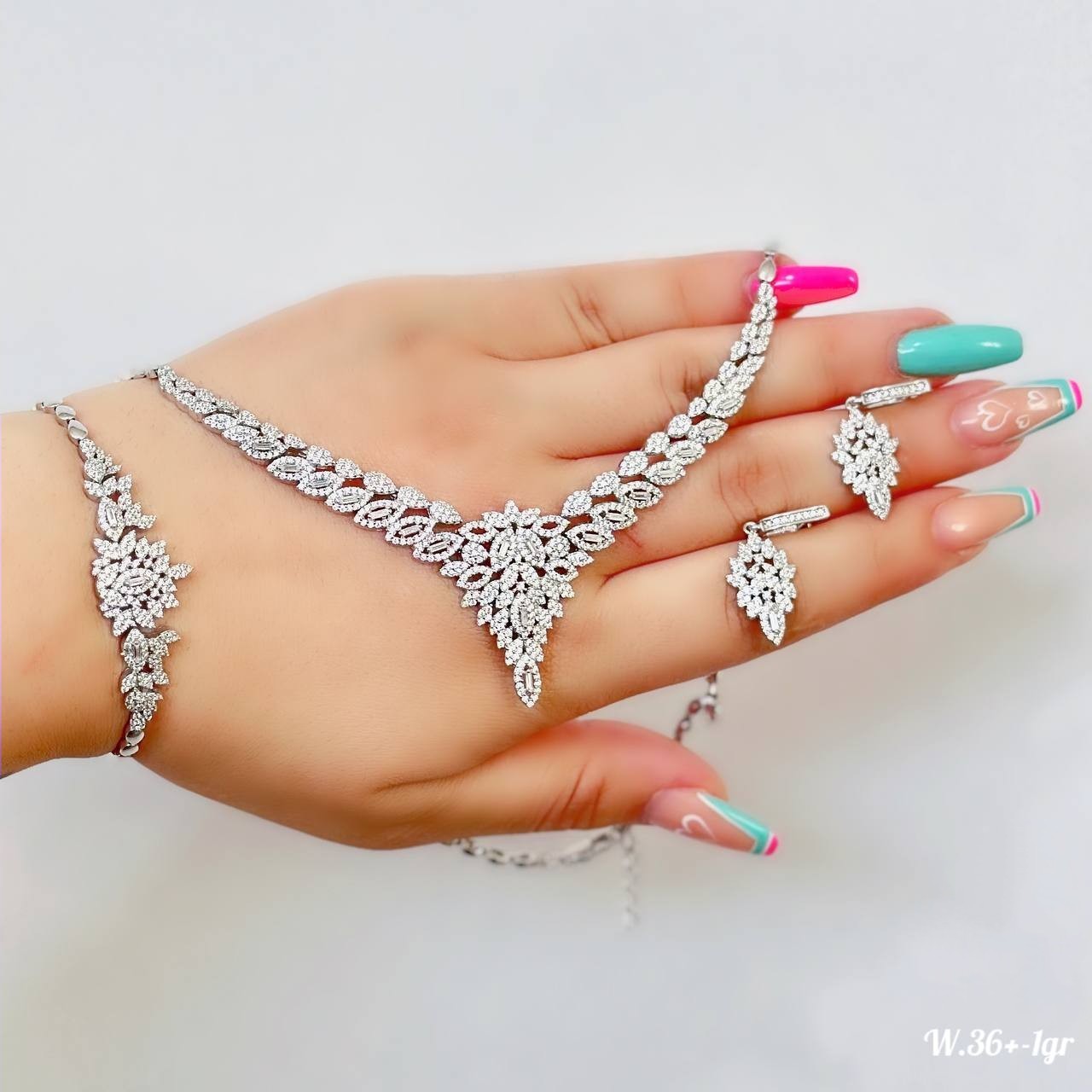 سرویس نقره جواهری برلیان خور کد 1016 (با عیار استاندارد نقره 925)