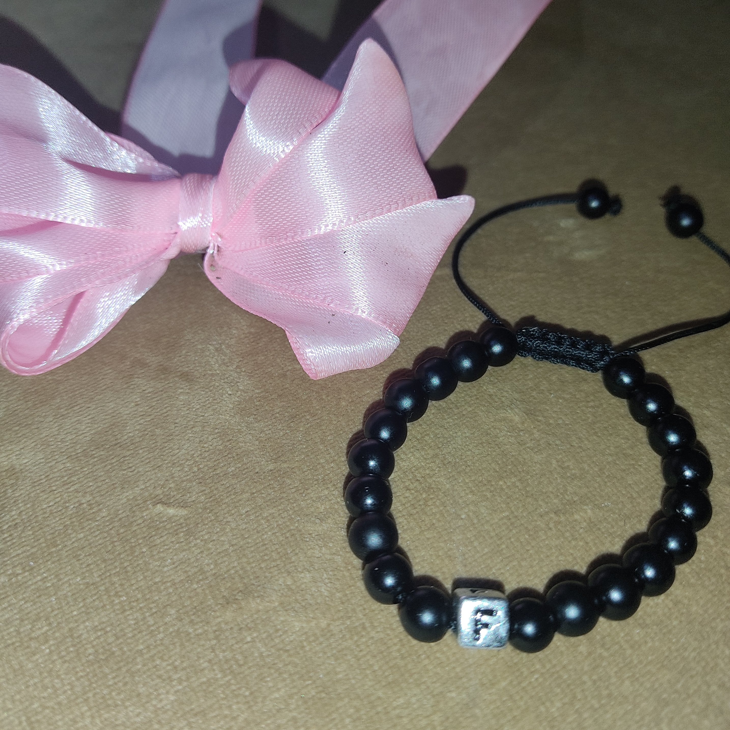 دستبند اول اسم با حروف لاتین 