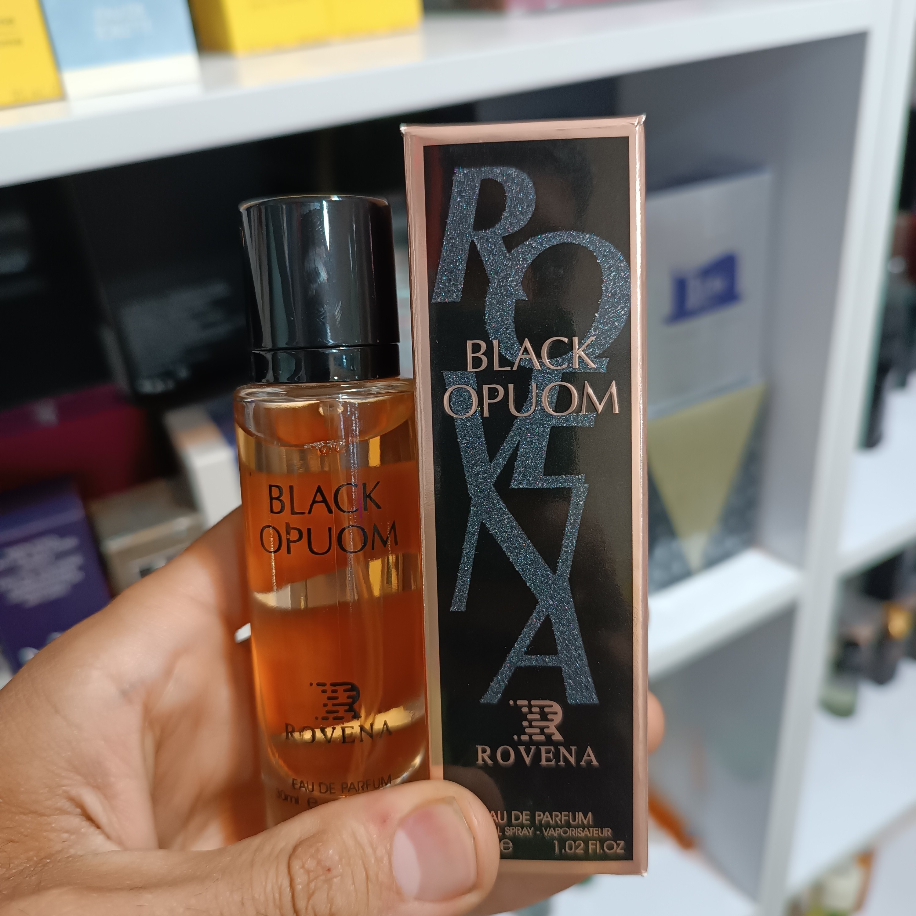 ادکلن بلک اپیوم استوانه ای 30میل شرکت روونا  بلک اپوم