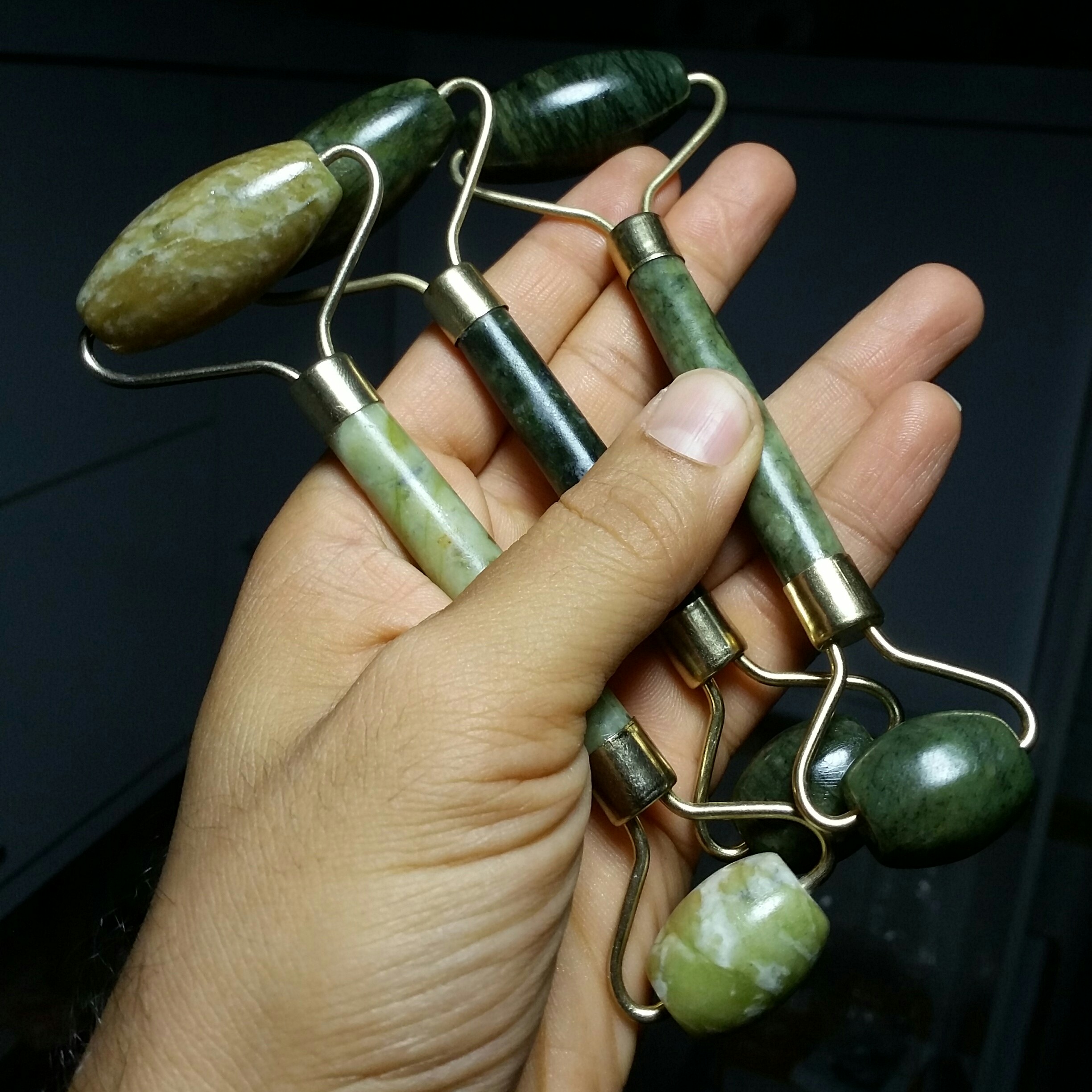 ماساژور صورت جید رولر سنگ یشم طبیعی مثل ضد پیری ماساژ صورت برطرف کردن چین و چروک های صورت کاهش استرس آرامش دهنده