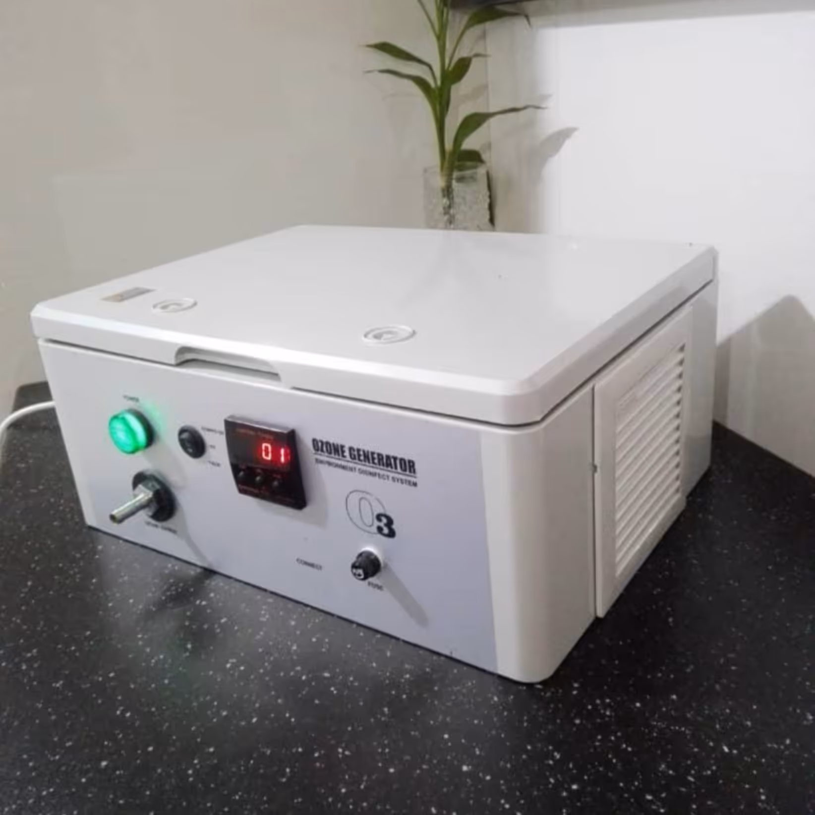 دستگاه ازن ساز 10 گرم برساعت 
