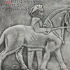 مجسمه تندیس و پیکره شهریار مدل کتیبه هدیه آور کاپادوکیه ای آویزدار کد MO3070