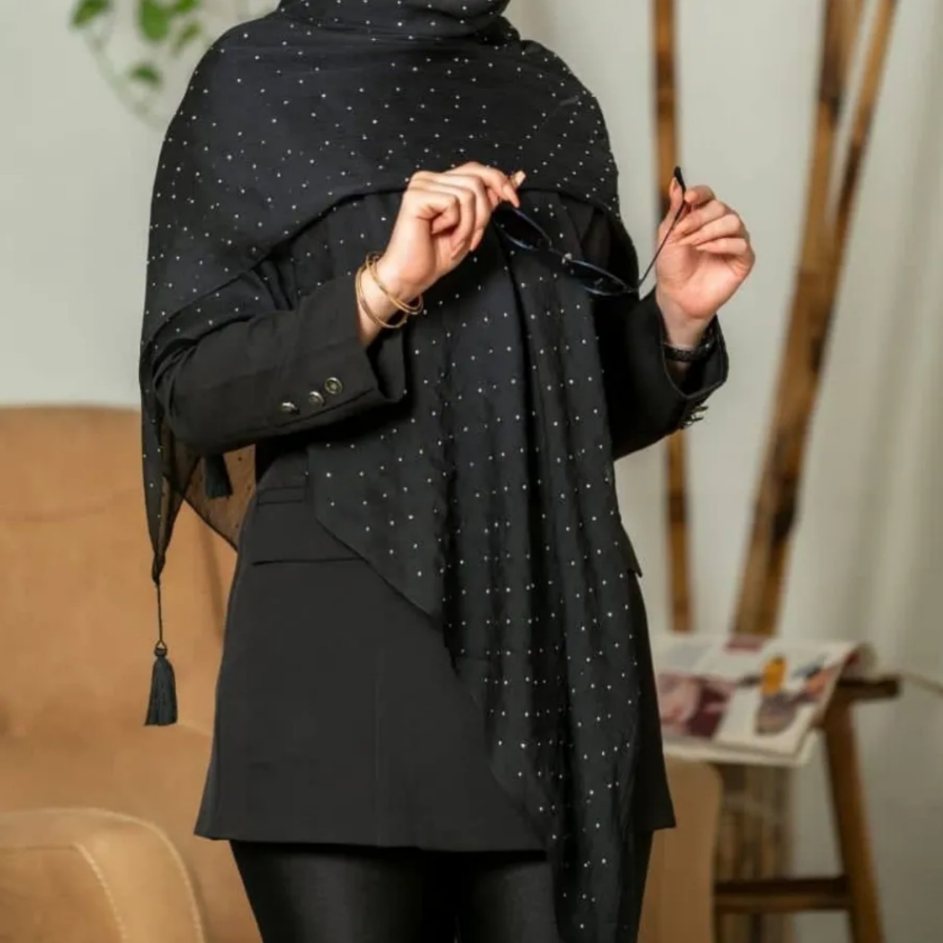 شال مشکی نگینی منگوله دار کاملا مشکی