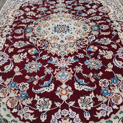 فرش دستباف یک و نیم متری مدل نایین D