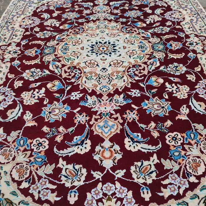 فرش دستباف یک و نیم متری مدل نایین D