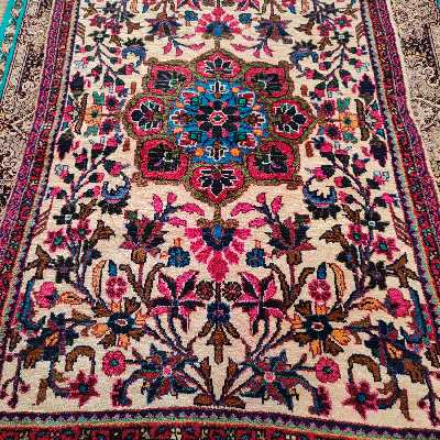 فرش دستبافت یک متری طرح گل کد SH 75