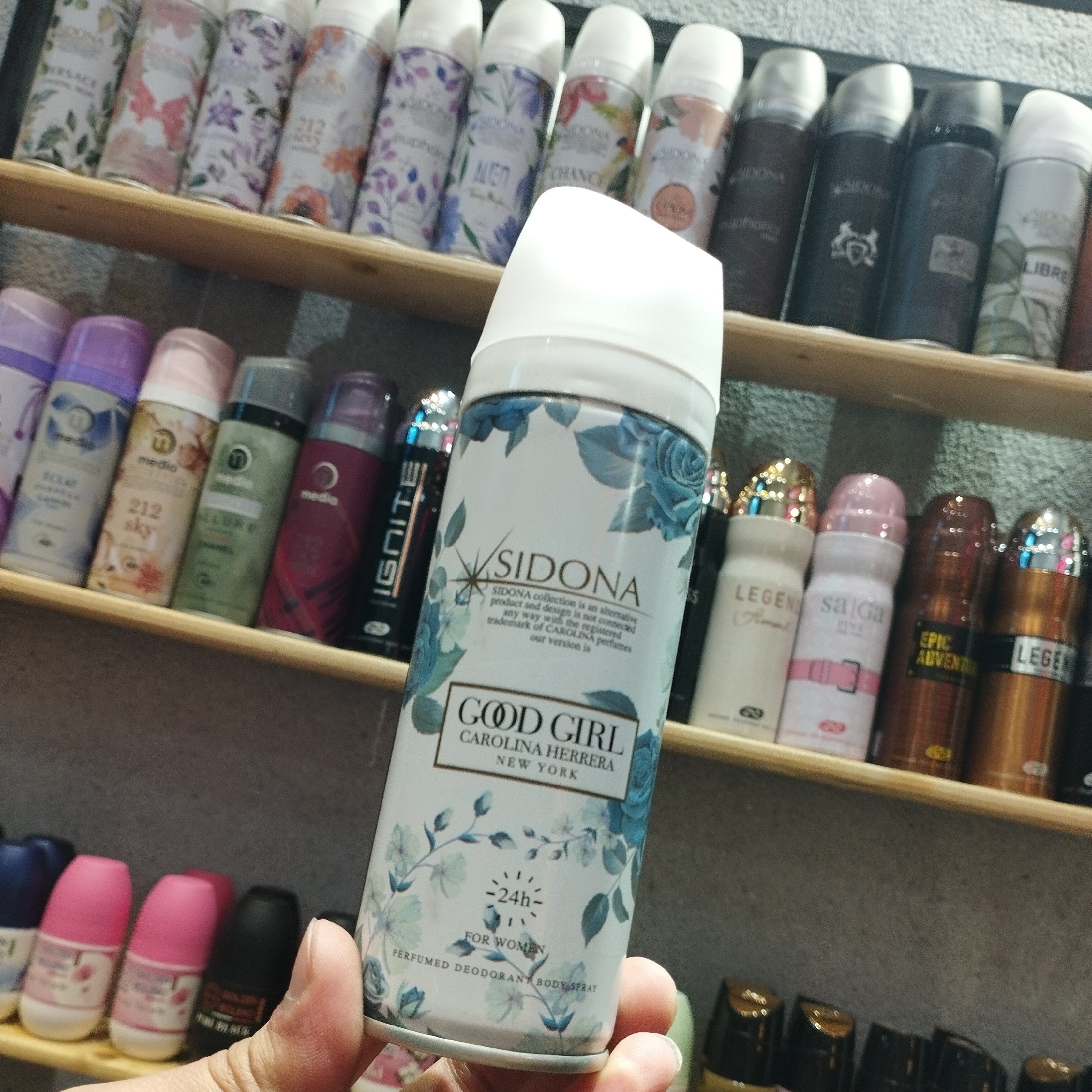 اسپری سیدونا با رایحه عطر گودگرل زنانه .