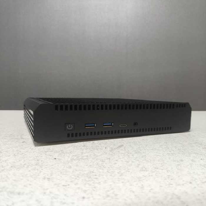 مینی کیس یونیوو مدل UNIVO UR1-K11(در حد نو )نسل 11