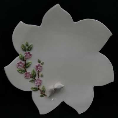 شیرینی خوری سرامیکی هیوا طرح رز برجسته پایه دار کد 11017439