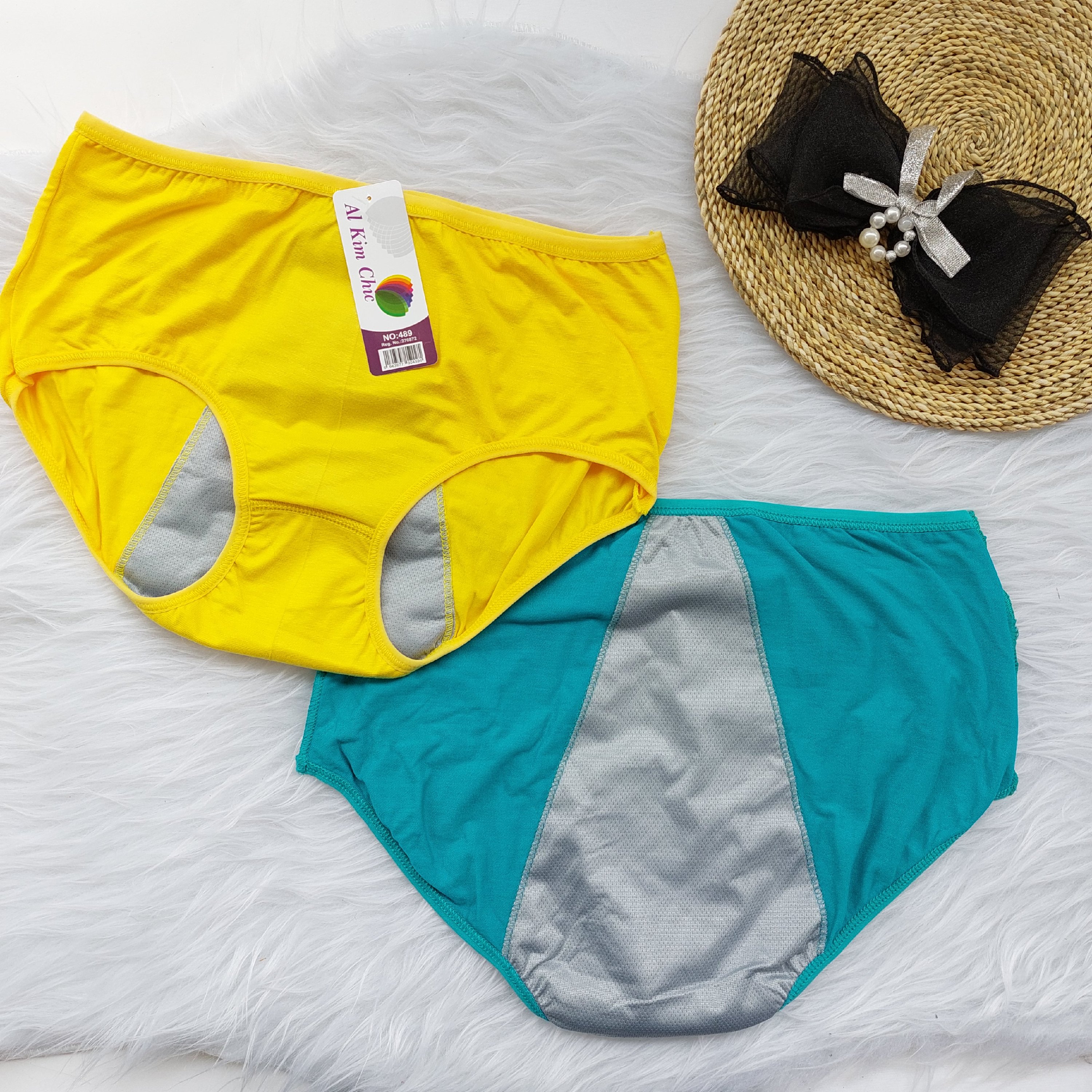 شورتکس دوران پریودی که لایه لاتکس از قسمت فاق جلو تا پشت کمر داره که باعث میشه هیچگونه نشتی نده وبا خیال راحت این دوره ر