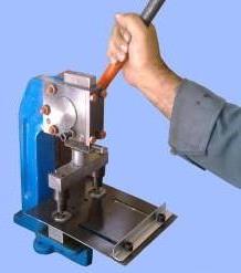 دستگاه مونتاژ دستگیره دستی