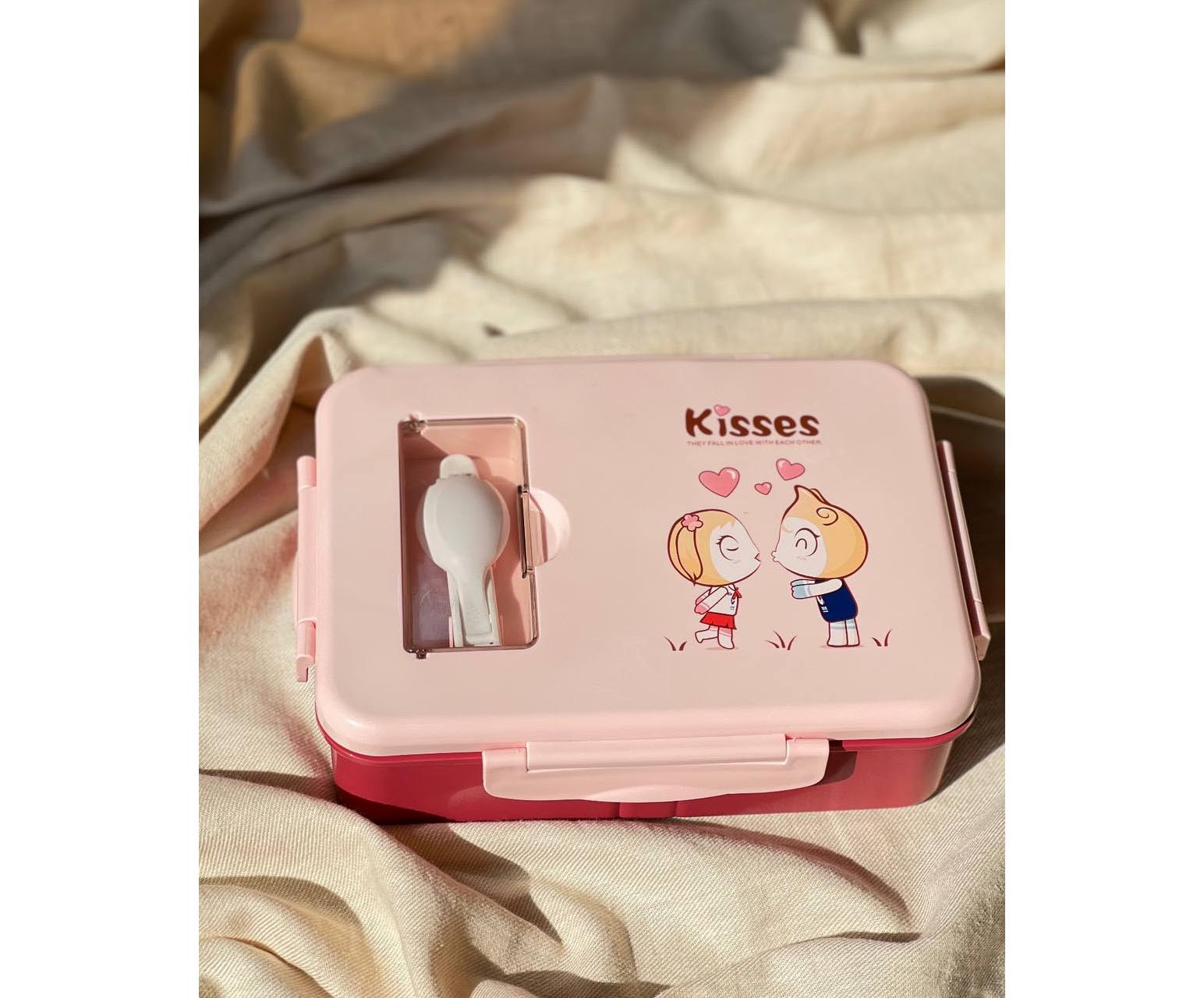 ظرف غذا 3 خانه با قاشق طرح Kisses صورتی کد 2746