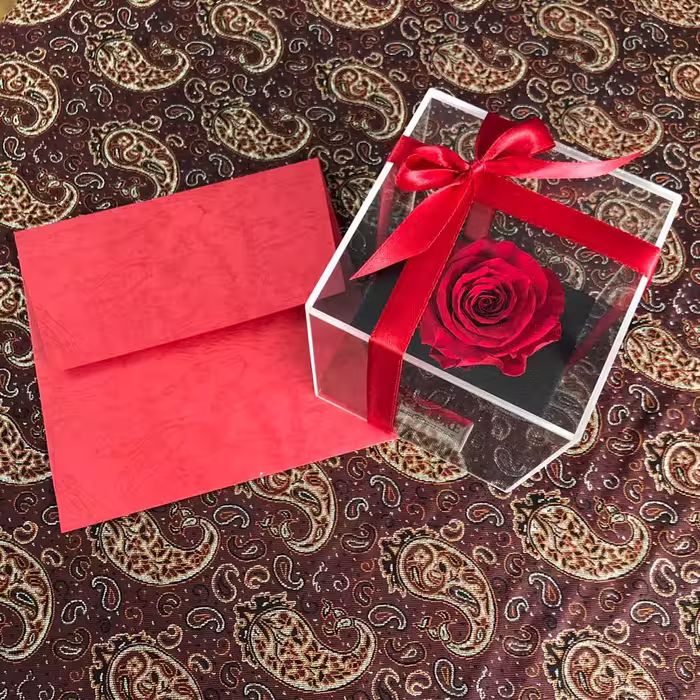 گل رز جاودان دکوفیوره مدل RedLove
