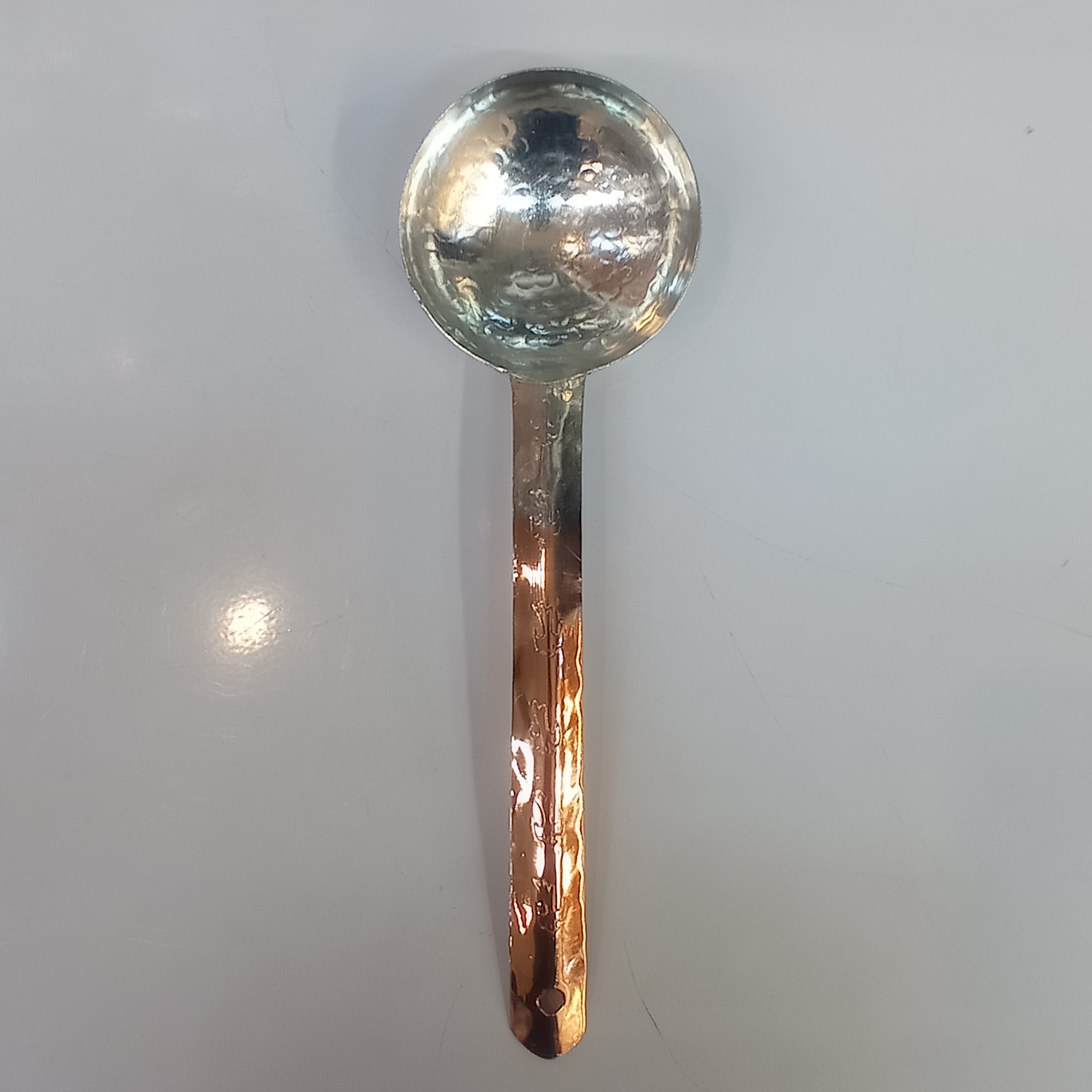 ملاقه مسی دورنگ سایز سه زنجان