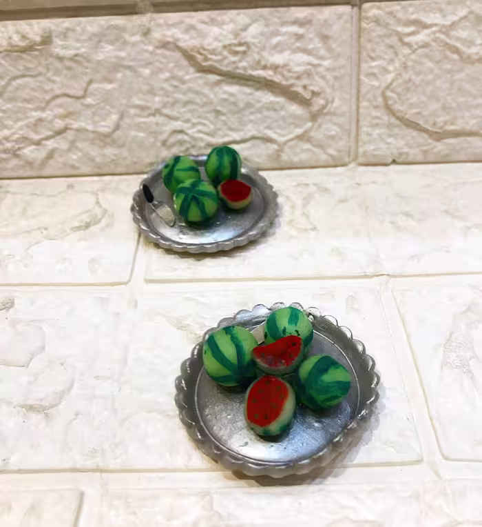 سینی هندوانه برش خورده یلدا
