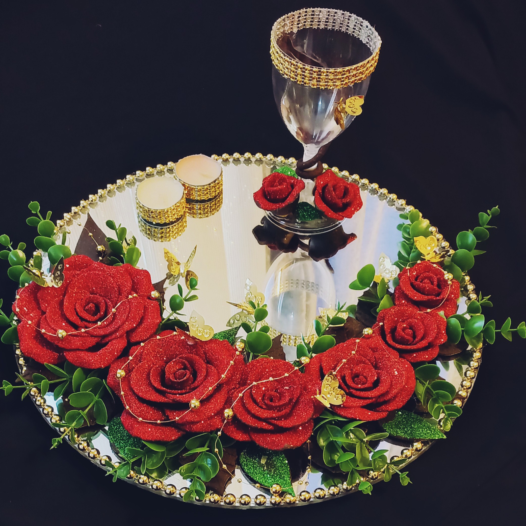 سینی حنامناسب مراسم حنابندانجنس کار گل تزیینی حناکفی اینه ای