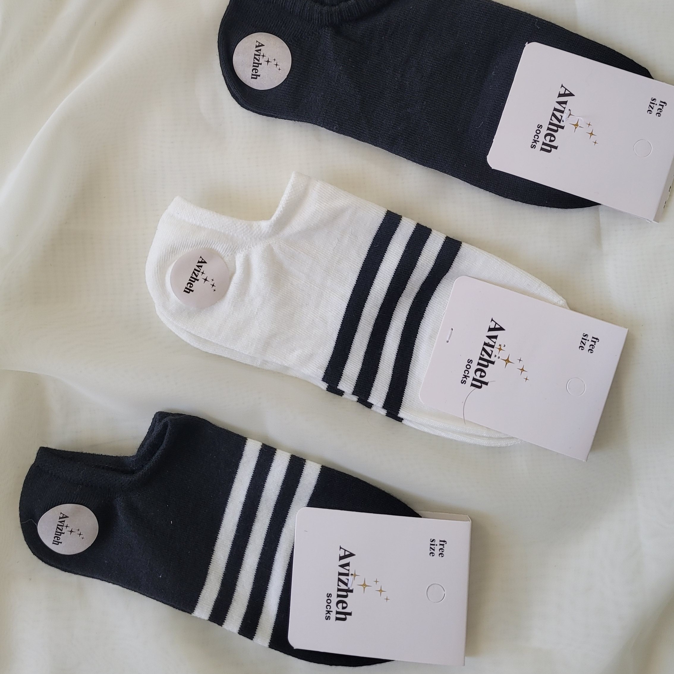 جوراب خط دار