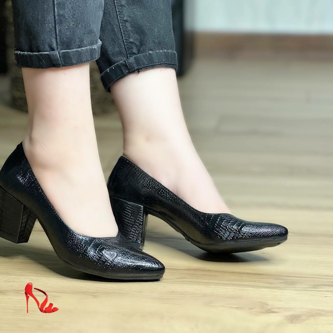 کفش مجلسی مدل دلسا رویه چرم پاشنه 5 سانت