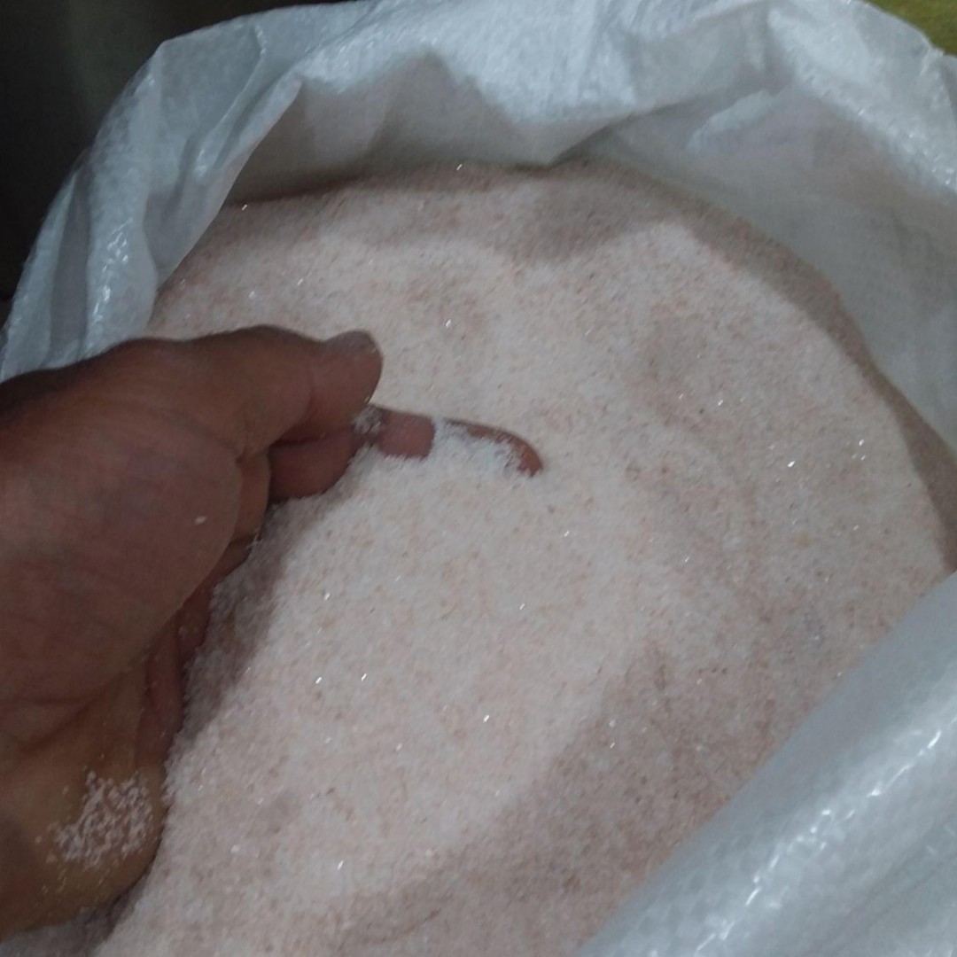 یک تن نمک صورتی اصل معادل 1000کیلوگرم، ارسال با باربری  بصورت پسکرایه پرداخت هزینه با خریدار