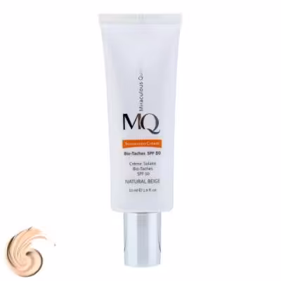 کرم ضد آفتاب رنگی ام کیو SPF50 مدل NATURAL BEIGE BIO TACHES مناسب انواع پوست، حجم 55 میلی‌لیتر