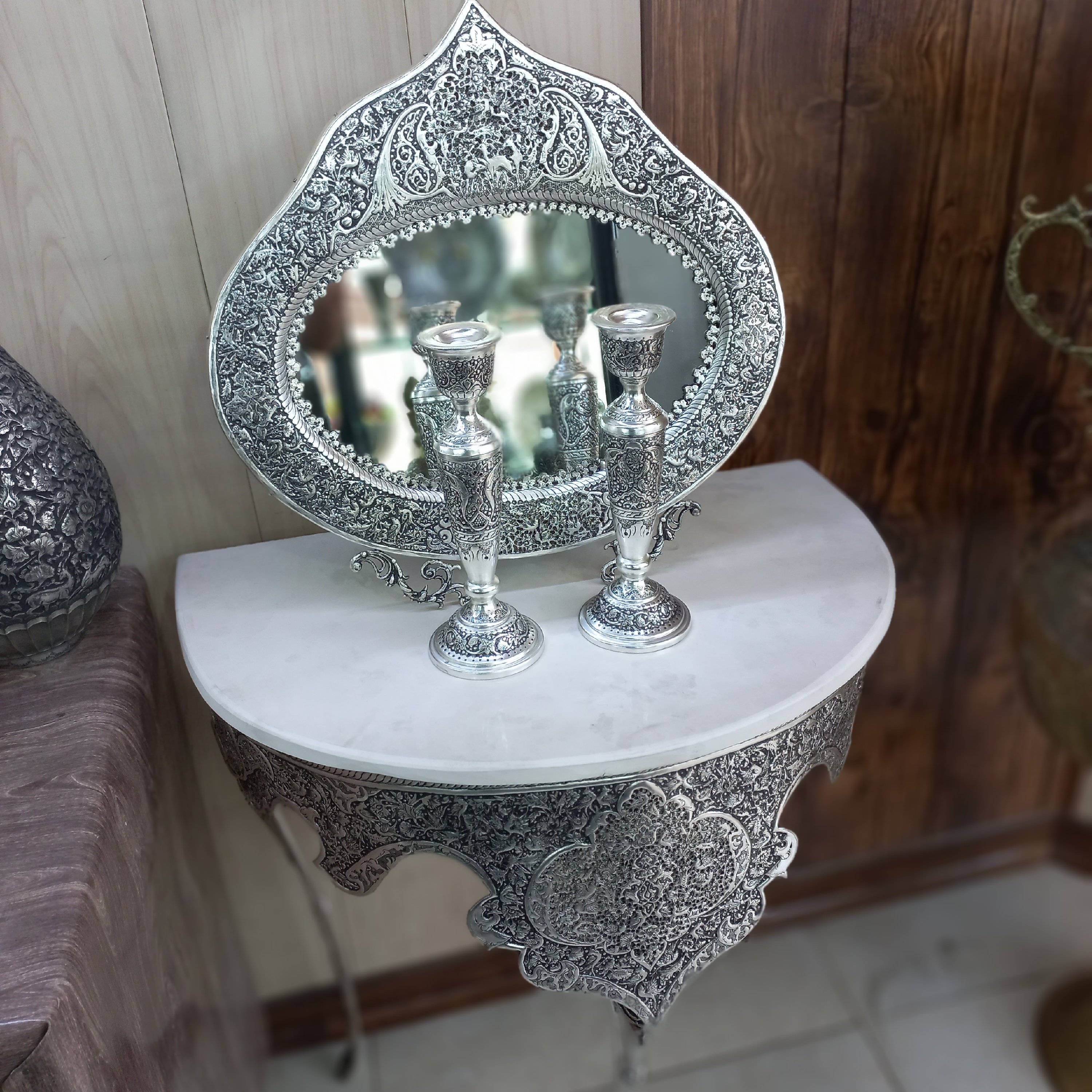 آینه وشمعدان تاجدار