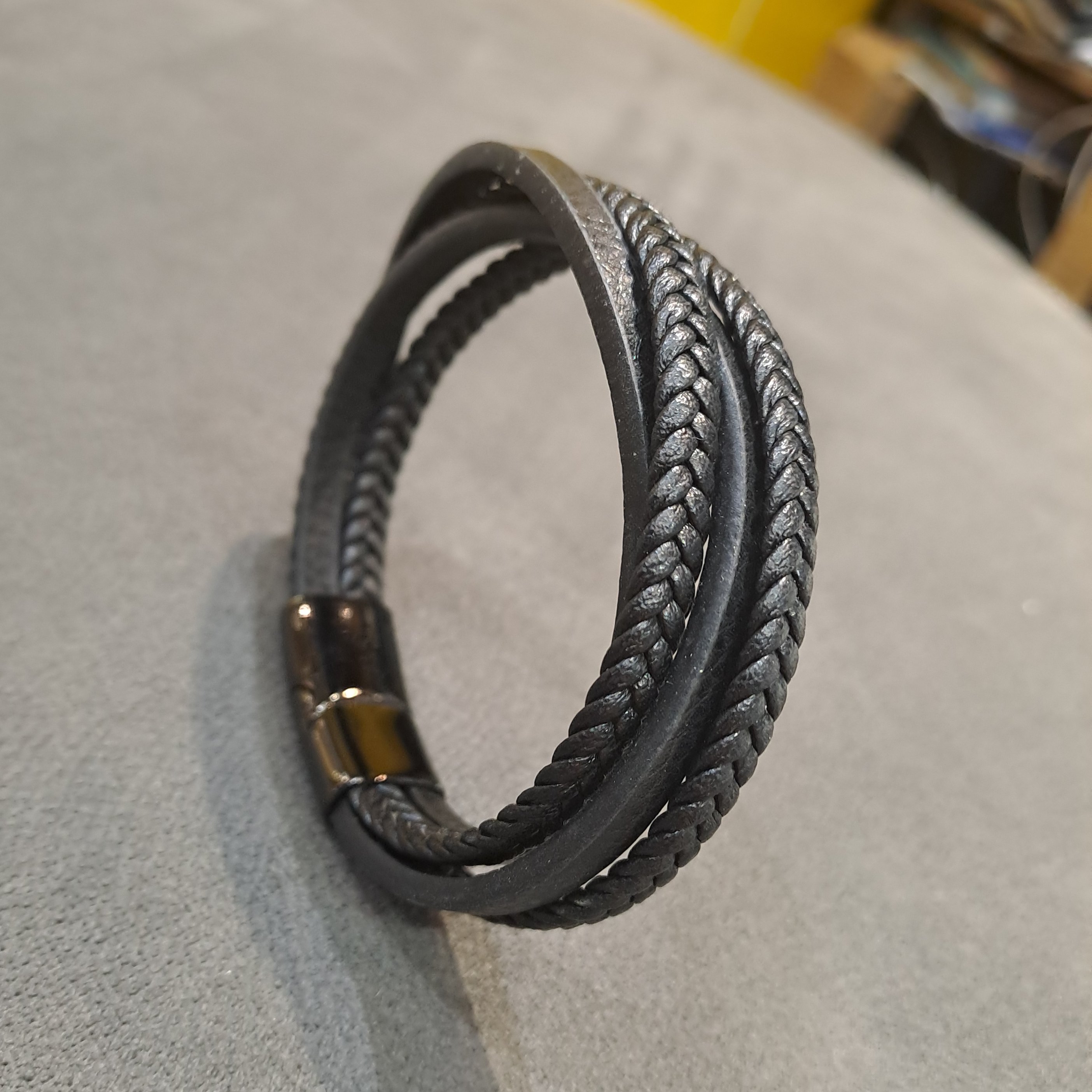 دستبند چرم طبیعی مون بلان مشکی وارداتی 