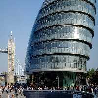 پاورپوینت نقد بنای تالار شهر