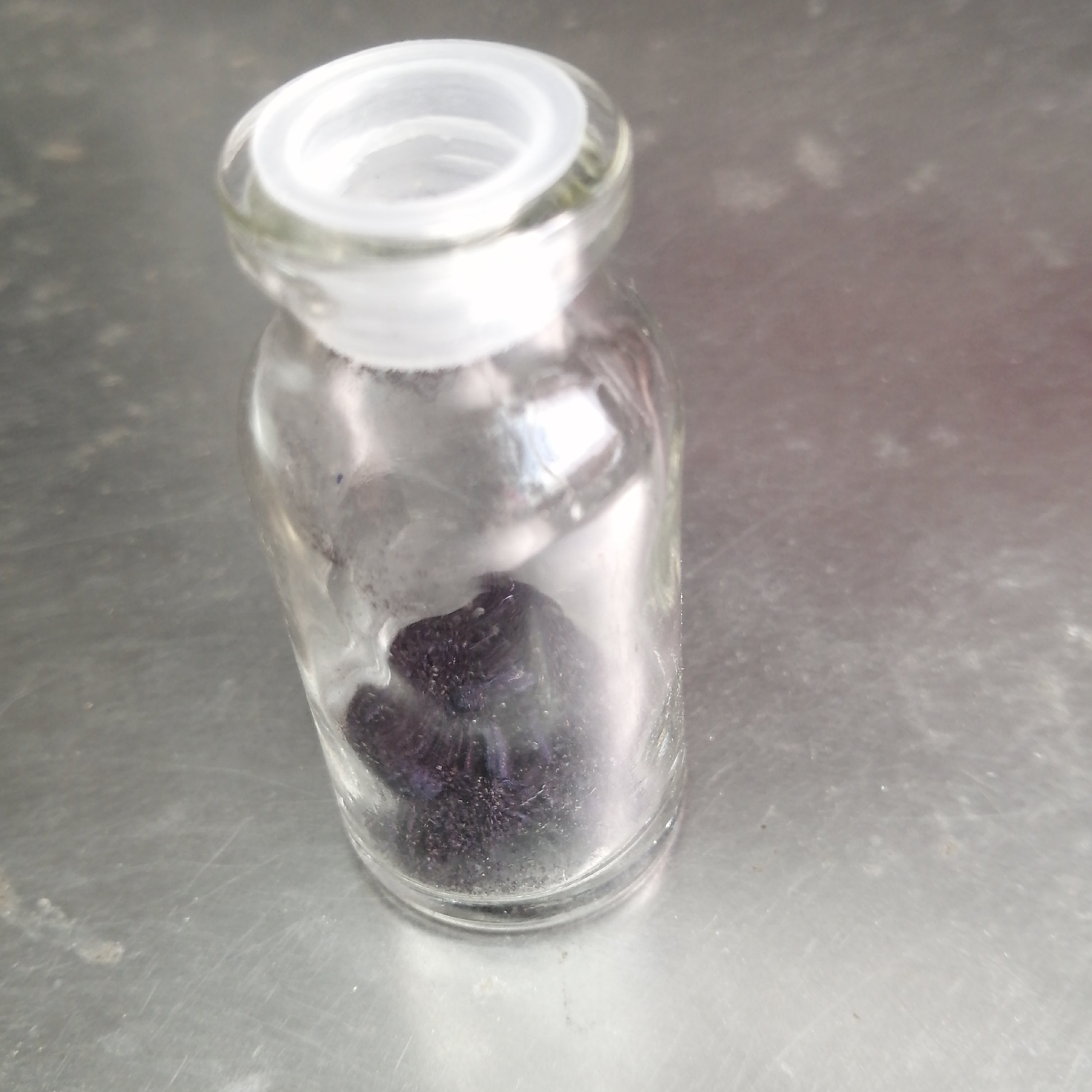 پرمنگنات یک شیشه کوچک