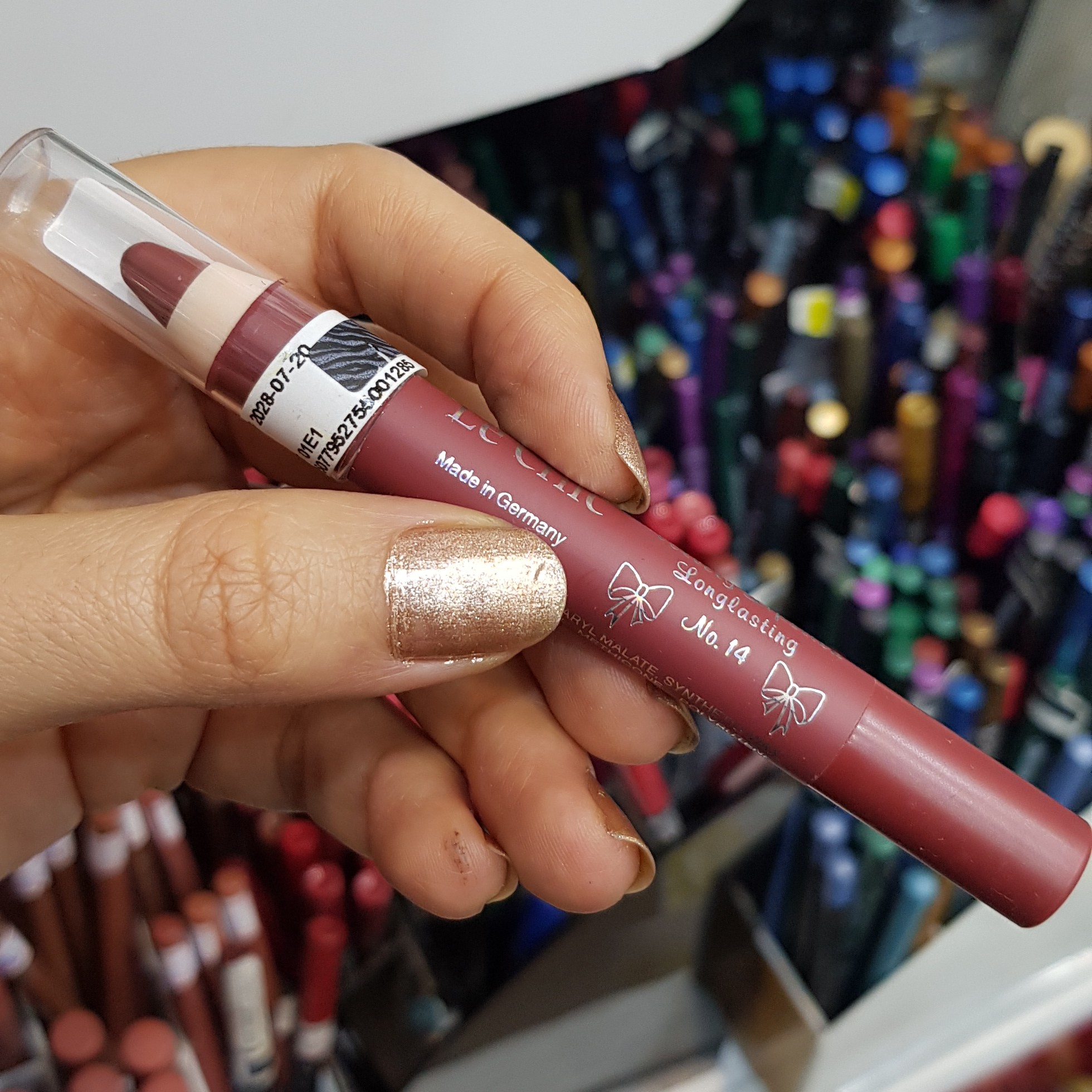 رژلب مدادی لچیک اصل شماره 14