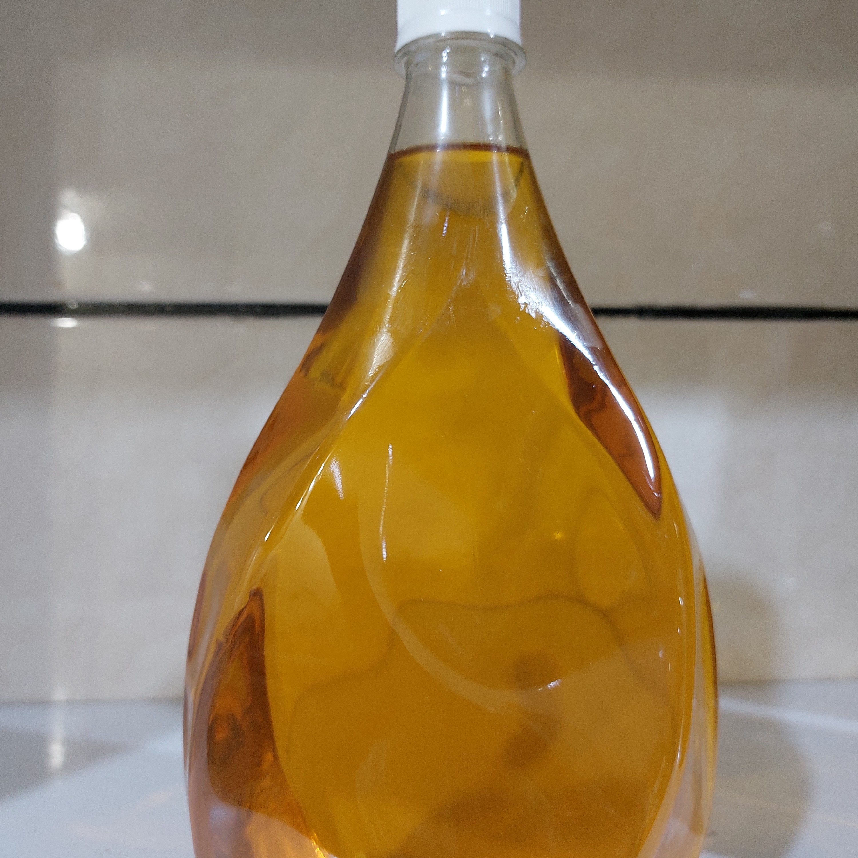 روغن کلزا بومی به روش پرس سرد باحفظ خواص دانه صددرصد خالص وطبیعی