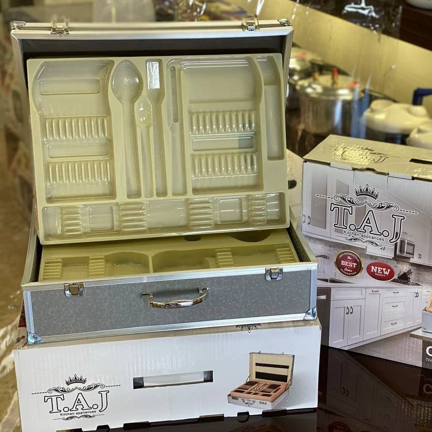 چمدان قاشق و چنگال