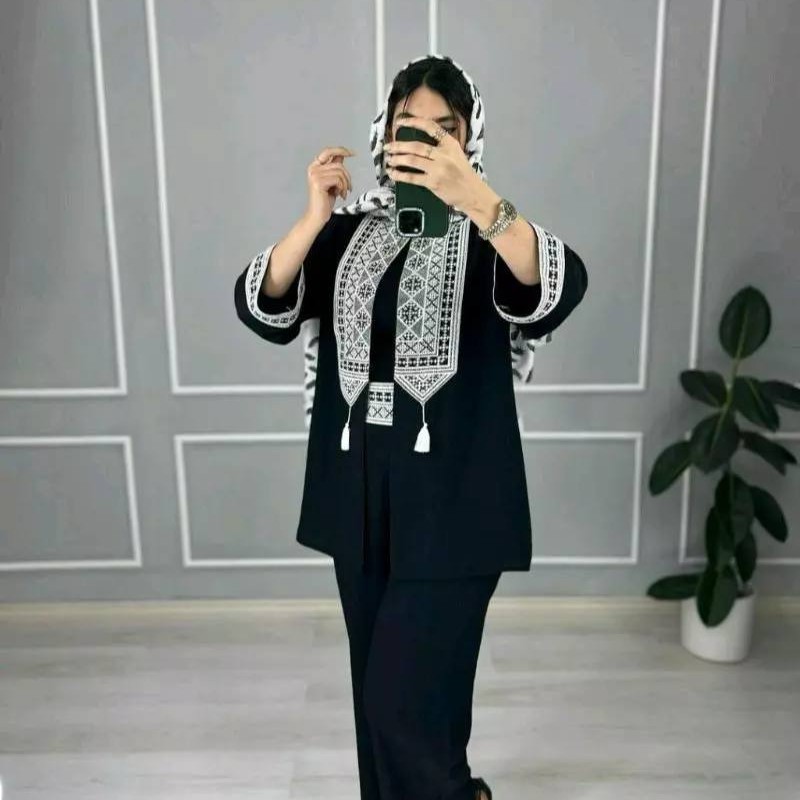 مانتوشلوارسنتی ابروبادی مدل مایا ، پرفروش با تنخوری زیبا