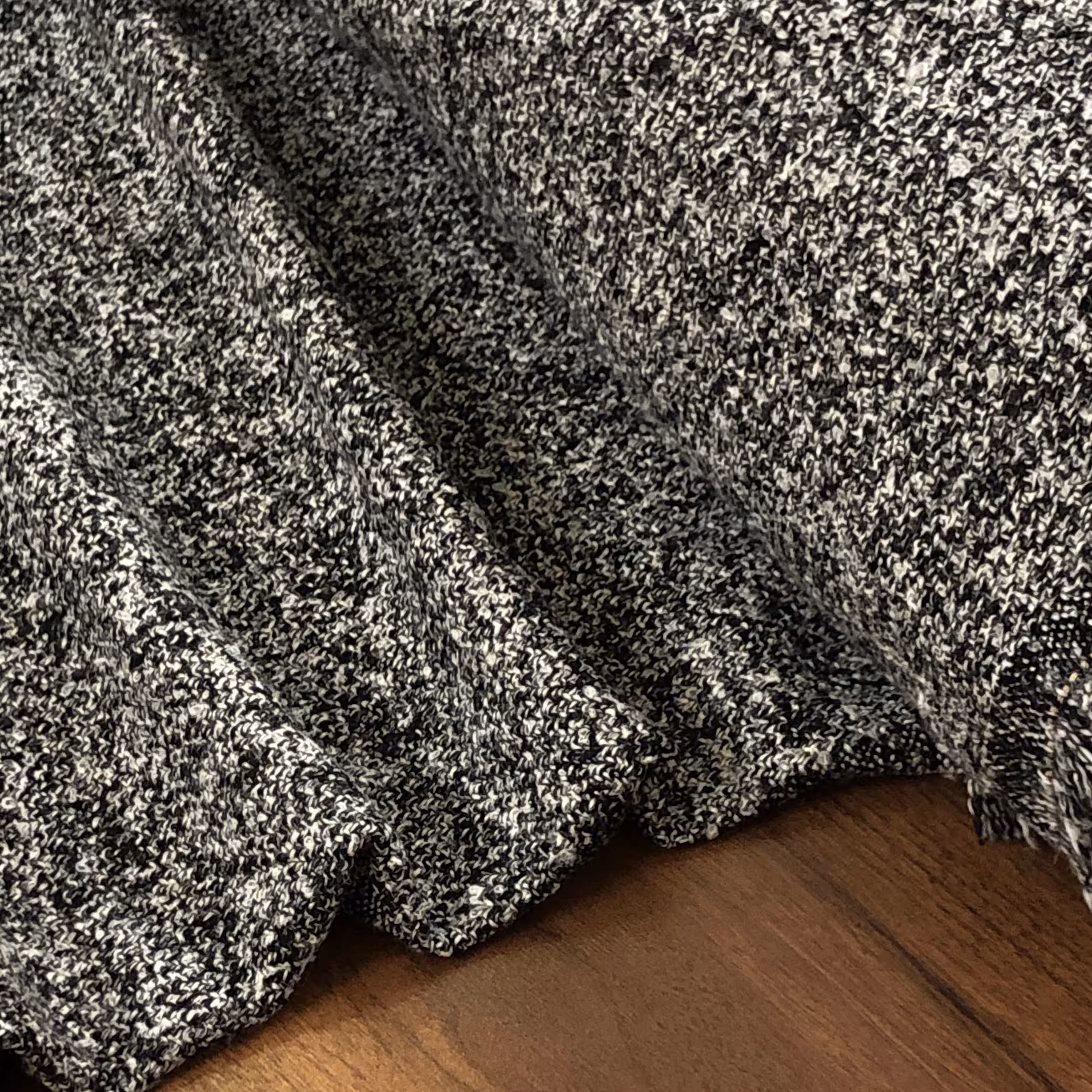 پارچه شانل سفید مشکی 