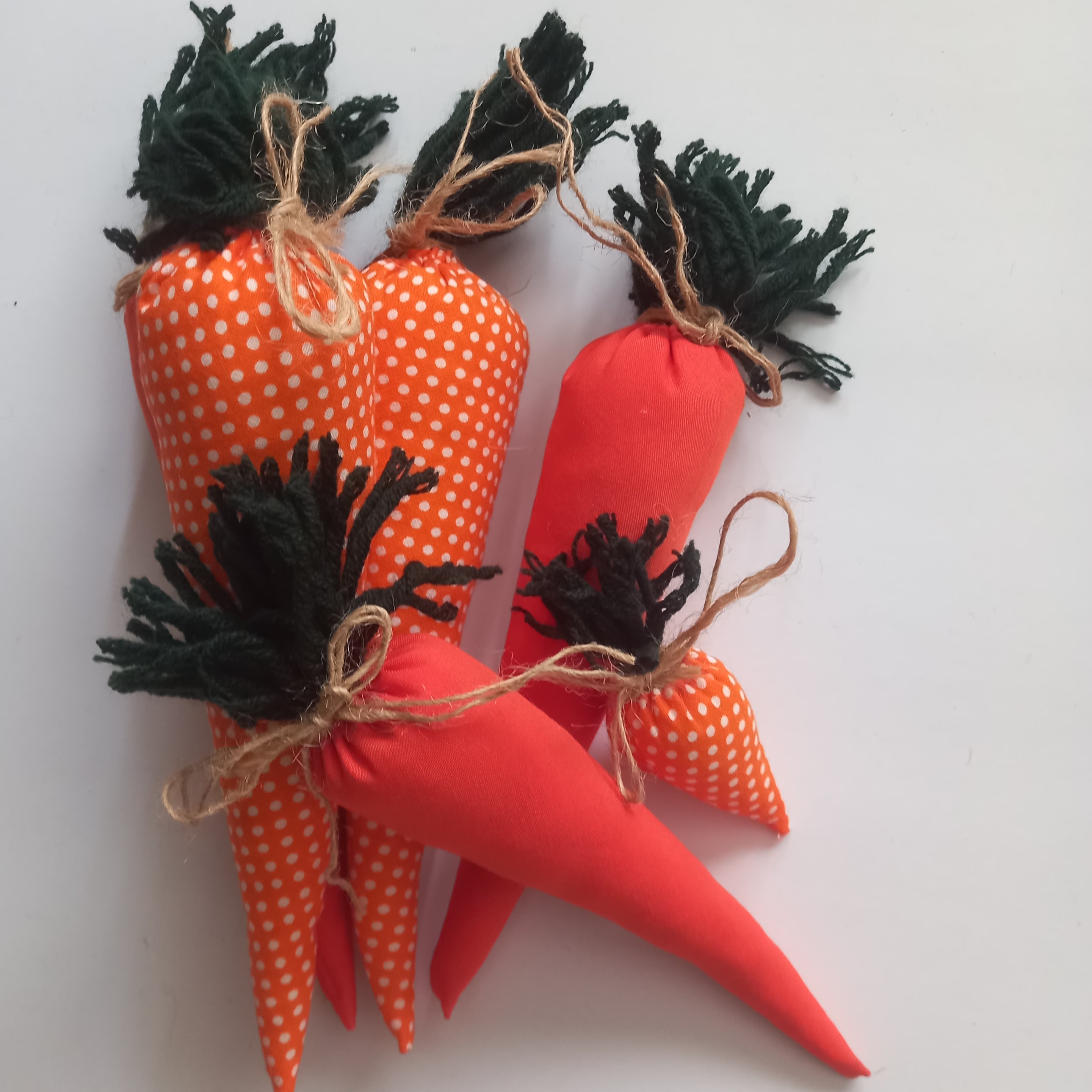 اکسسوری تزیینی در طرح هویج پارچه ای در اندازه های دلخواه